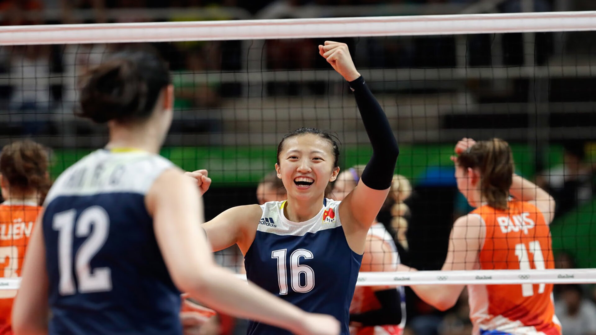 凯恩天神下凡！利物浦3-1碾碎那不勒斯，攻防一体诠释现代中锋的终极形态